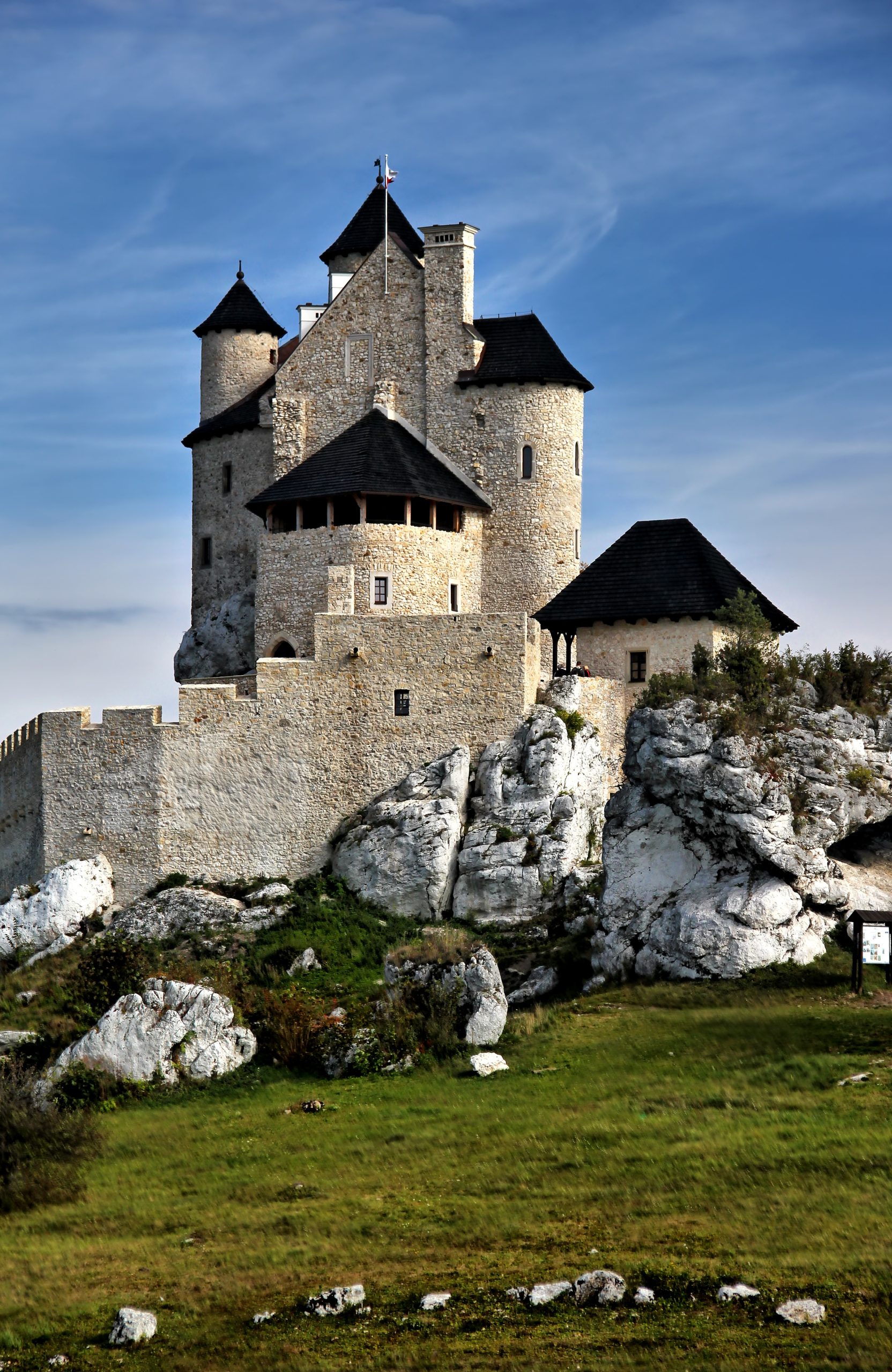 Zamek Bobolice — widok z zewnątrz